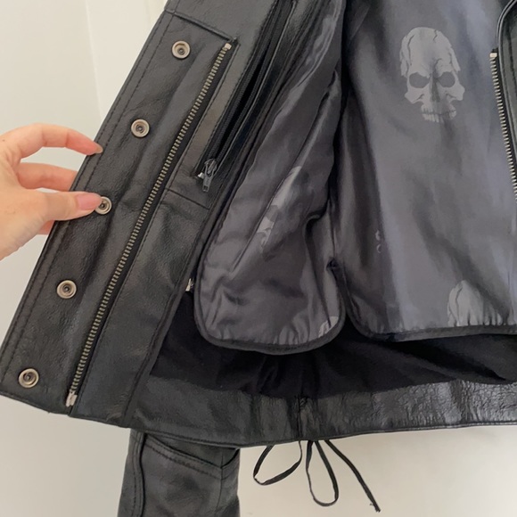 Street & Steel Women’s Leather Motorcycle Jacket - Picture 4 of 8